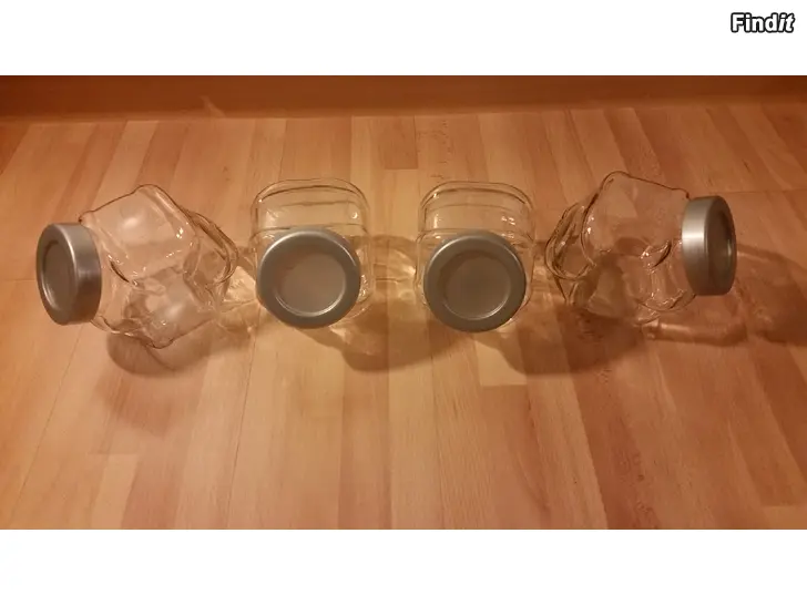 Myydään Karkkirasia Lasipurkki kannella 4kpl 10e