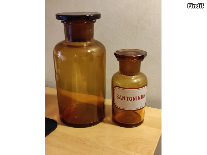 Säljes Vintage apteekkipulloja