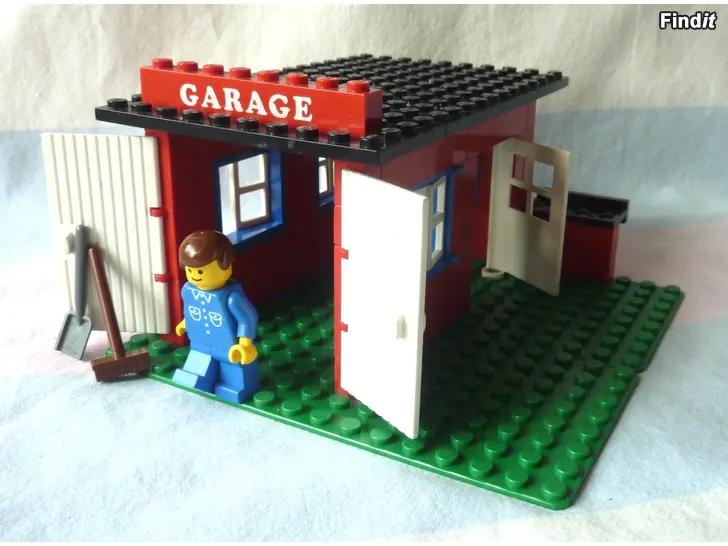 Myydään Lego 361 Garage vuodelta 1979
