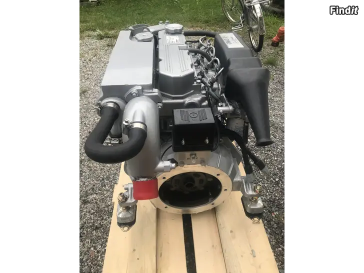 Myydään Craftmans diesel motor 42hk Marin byggd på Mitsubishi Diesel 42hk