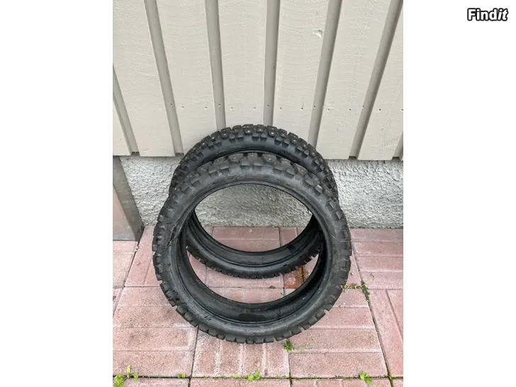 Säljes Deli Tire dubbdäck 130/70-17 för moped