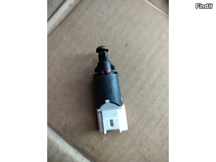 Myydään Jarruvalokytkimenanturi