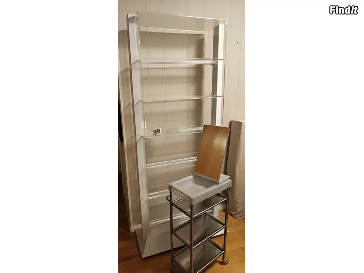 Säljes Hylla, vagn, spegel