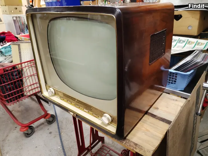 Myydään Vanha mustavalko TV