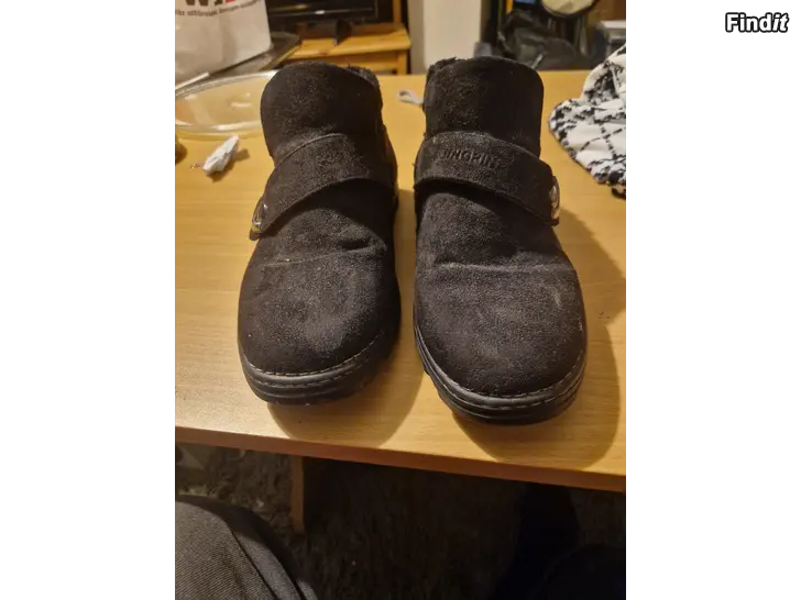 Säljes Skor st 34......