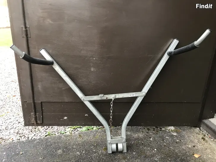 Myydään polkupyörän kuljetusteline