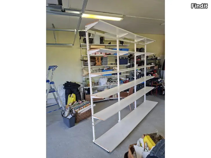 Myydään Garage hylla