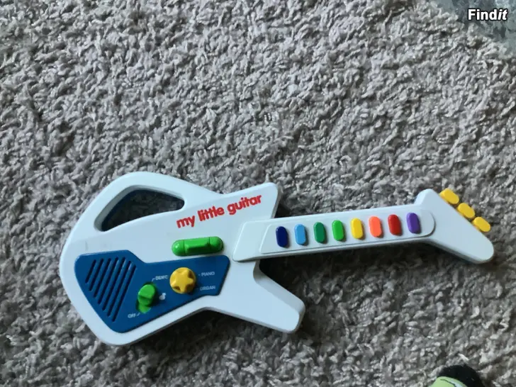 Säljes en gitarr för barn