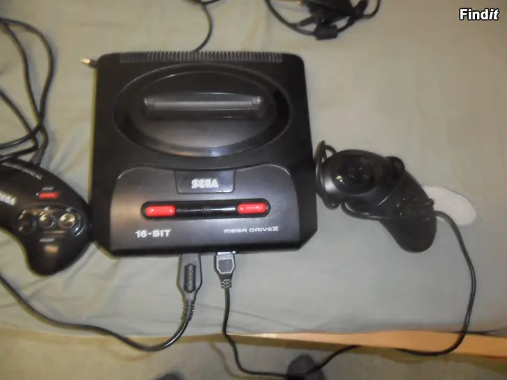 Myydään sega mega drive 2