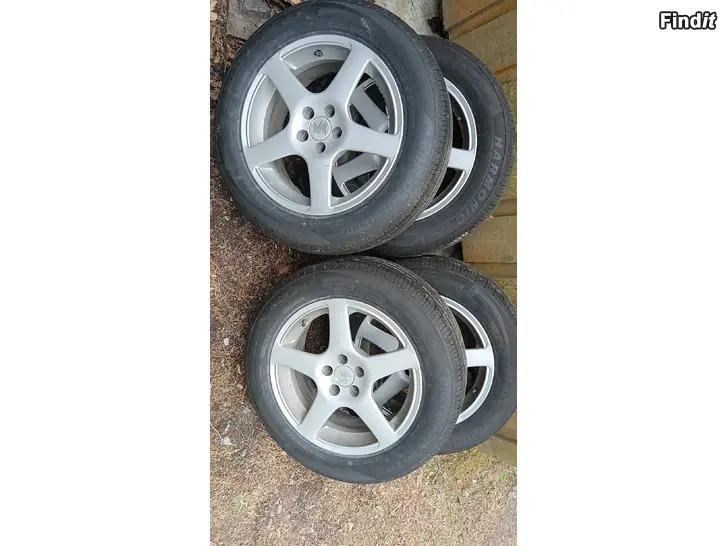 Myydään Aluminumfälgar 5x98 med bra däck