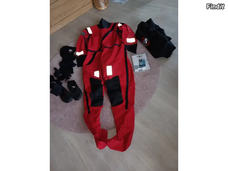 Myydään Naisten kuivapuku ursuit
