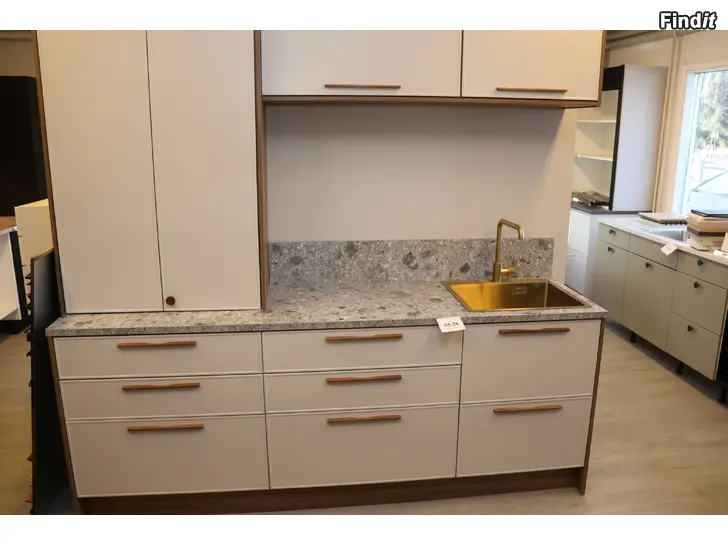 Säljes Köksskåp m.m konkursauktion