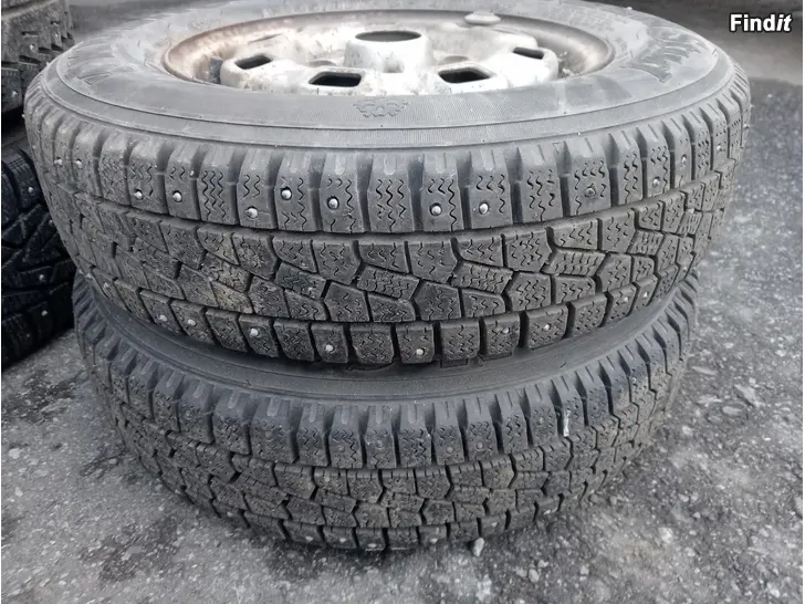 Myydään Nastarenkaat 145/80R12 vanteet 4-108 Ford
