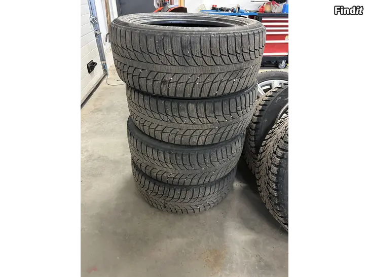 Säljes Triangle SnowLink 255/50 R19 107R friktionsdäck