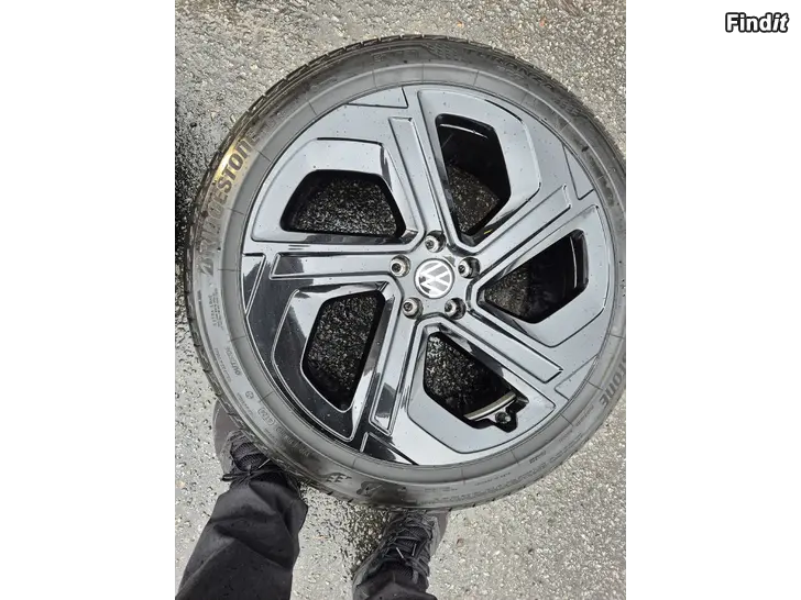 Säljes Orginalfälgar och däck från Volkswagen