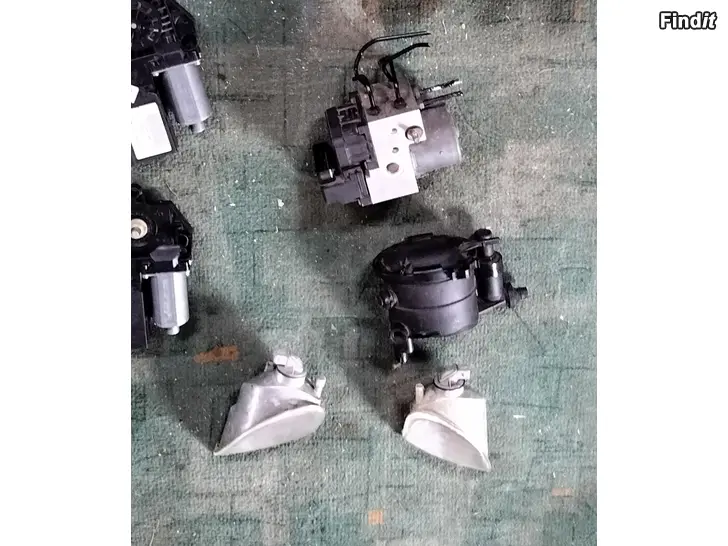 Säljes Etuvilkkut dieselsuodatimenkotelo lasinnostimen moottori