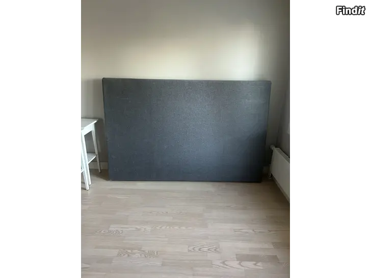 Myydään Sängynpääty Sänggavel 180cm