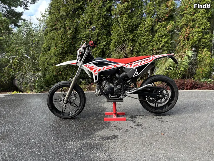 Säljes Litet körd Beta RR Motard