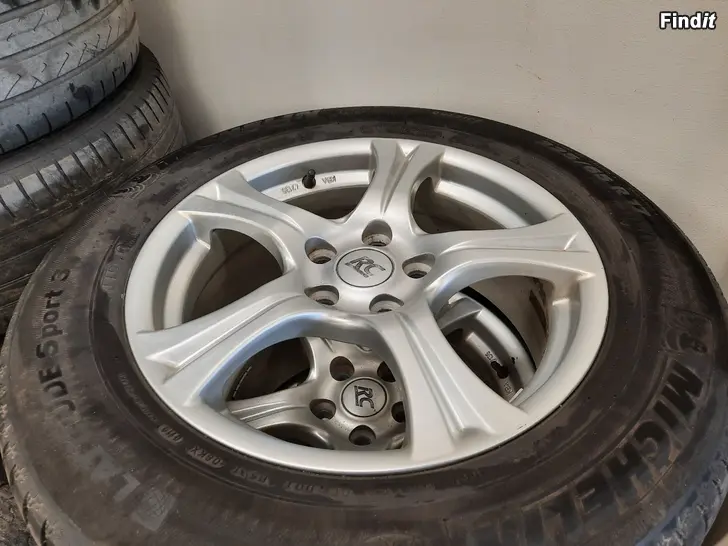 Säljes Sommardäck Michelin Honda Crv