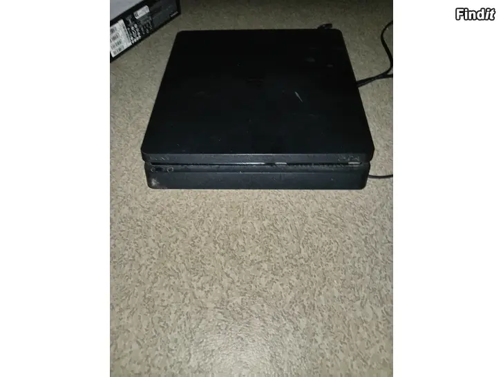 Myydään Ps4 slim