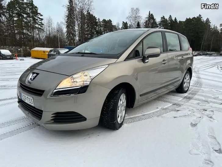 Säljes PEUGEOT 5008 1,6 -11    Nybesiktad