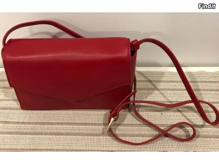 Myydään A+More UUSI käsilaukku. leather
