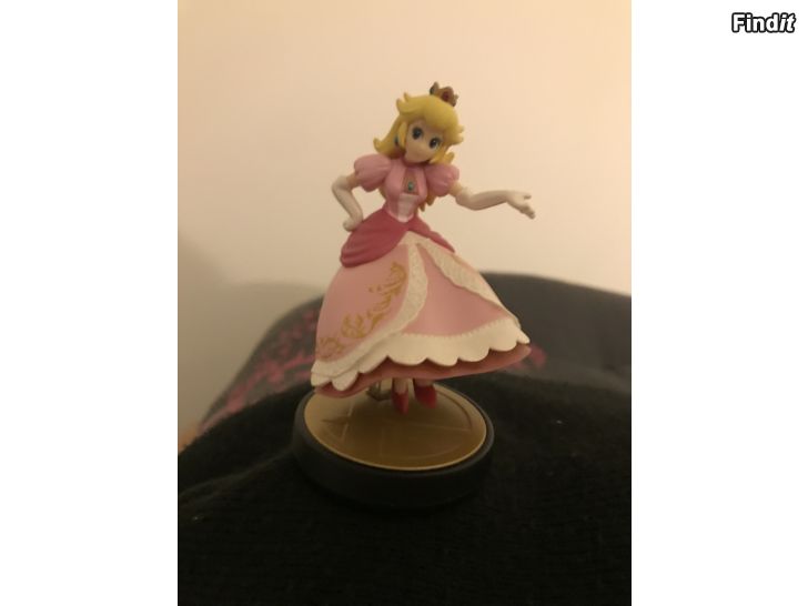 Myydään Nintendo Amiibo Princess Peach