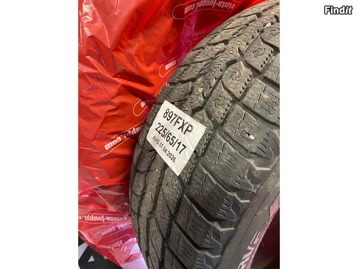 Säljes Nya Toyo Observe GSi-6 SUV,  225/65R17 102H friktionsdäck dubbfritt vinterdäck 4st