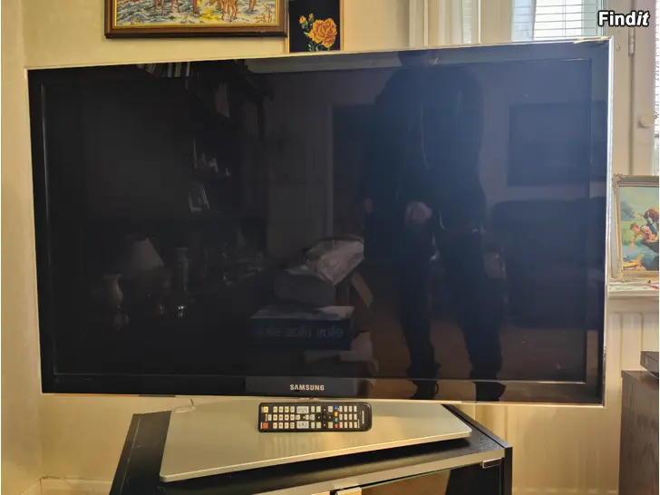 Myydään Samsung 46 tum Full HD
