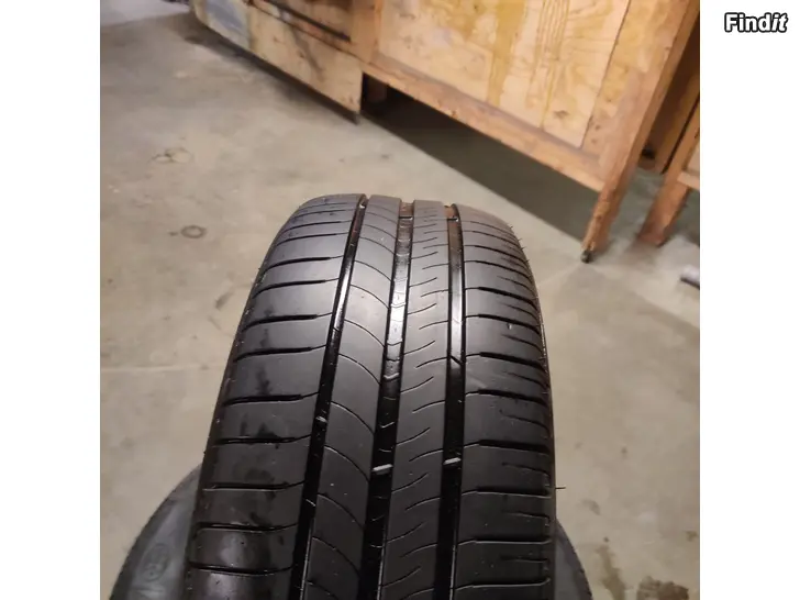 Myydään michelin energy saver 205 55 16