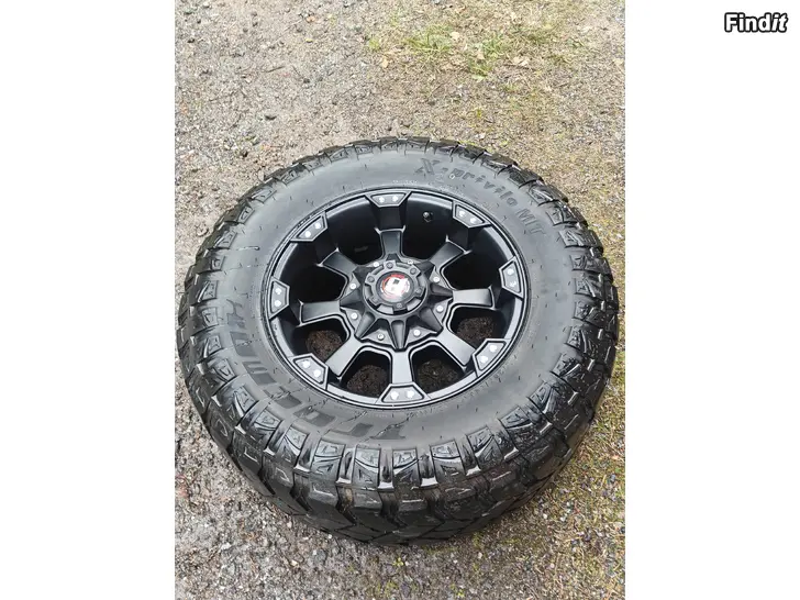 Säljes Säljes 285/70R17 17x9 8x170
