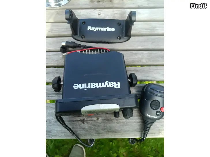 Myydään Vhf Raymarine