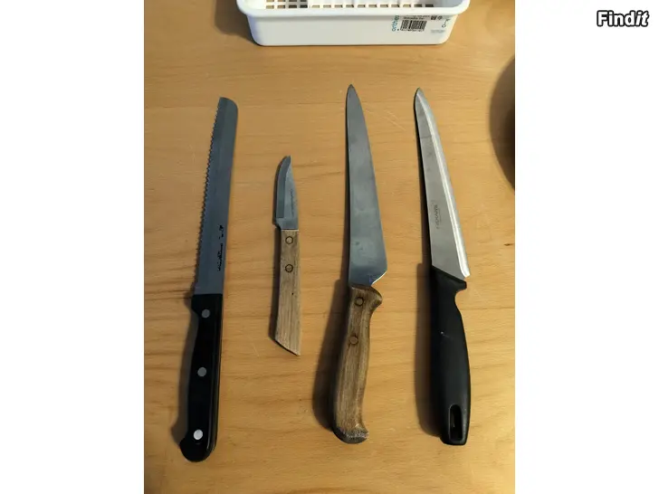 Myydään Fiskars leipäveitsi leipäveitsi pikkuveitsi