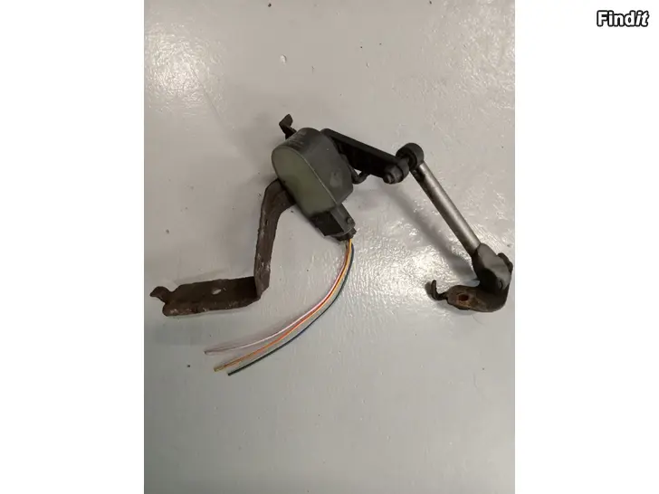 Säljes Saab xenon höjdgivare