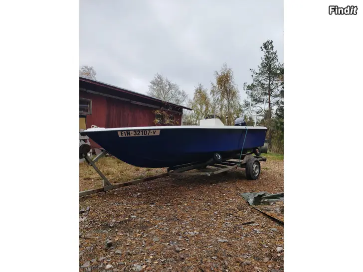 Säljes Glasfiberbåt med 60hk tohatsu
