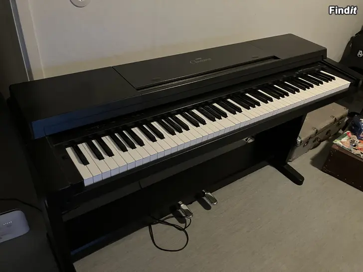 Bortges Yamaha clp-350 el-piano trasigt men gratis