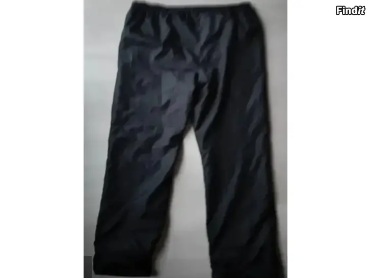 Säljes Toppahousut neljänsuora huppari