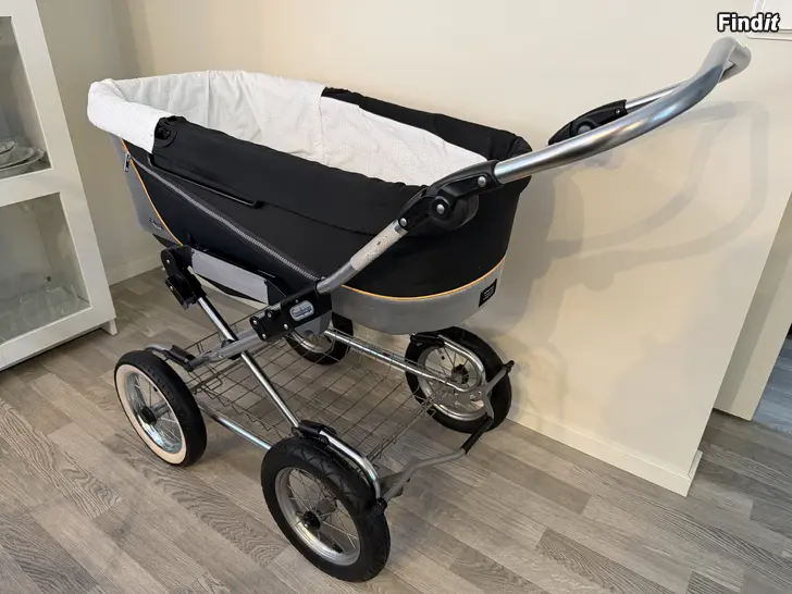Myydään Emma Ljunga barnvagn