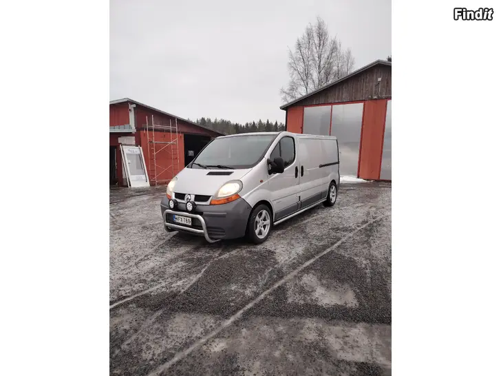 Säljes paketbil Renault Trafic 1.9 dci 100 med webasto