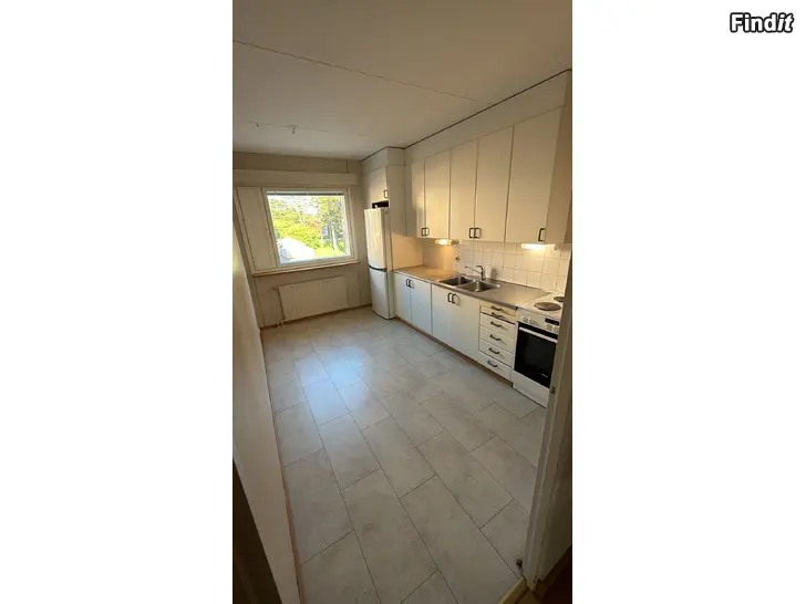 Uthyres 3r+k+balkong i Kaskö Hus, 3h+k+p Bladintiellä