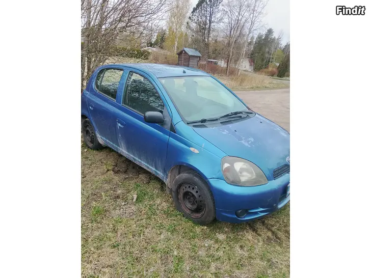 Säljes Toyota Yaris -02  avställd