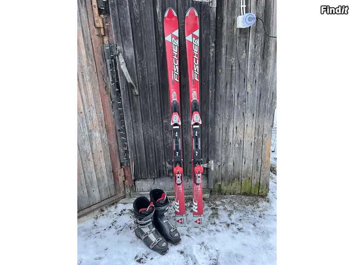 Säljes Slalomskidor och skor