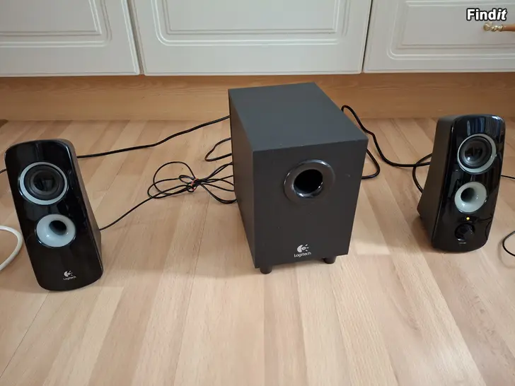 Myydään Logitech Speaker System Z323 15e