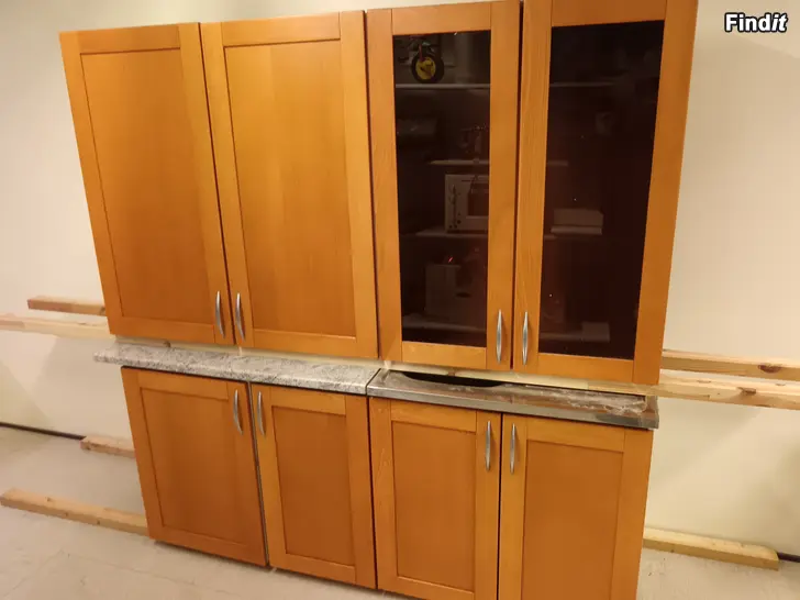 Säljes Mindre köksinredning bokfärgad