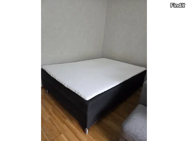 Säljes JYSK-säng 140x200 cm inklusive madrass  1 500 kr