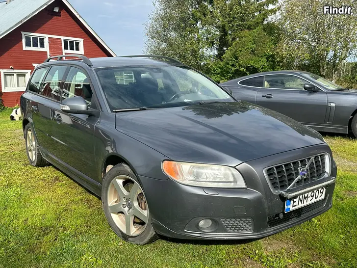 Myydään Volvo V70 2.4D -08 aut