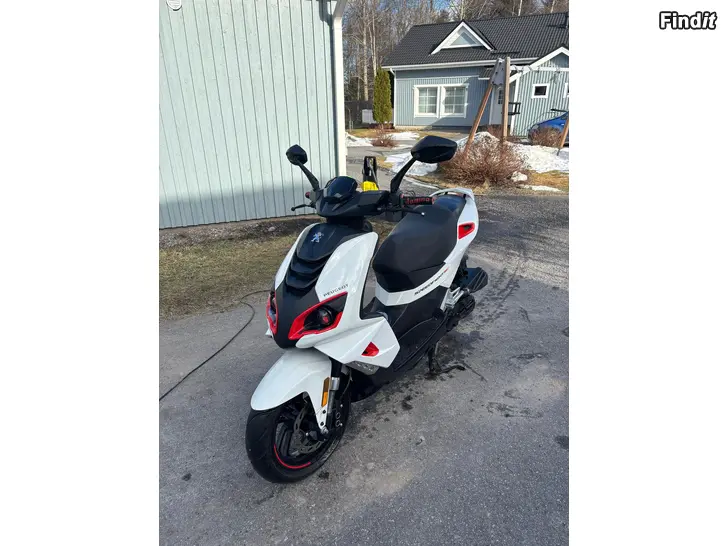 Myydään Peugeot Speedfight 4