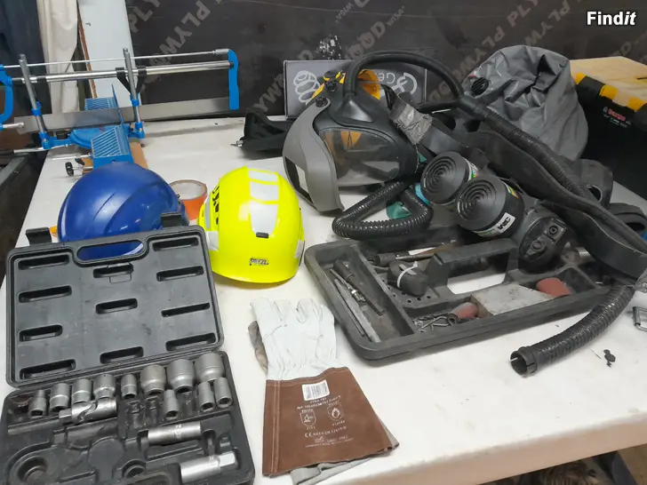 Säljes Skyddshjälmar, svetshandskar och diverse prylar