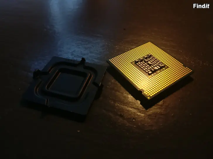 Säljes Pentium 4 560 på 3600 MHz.för entusiaster och retrogamers