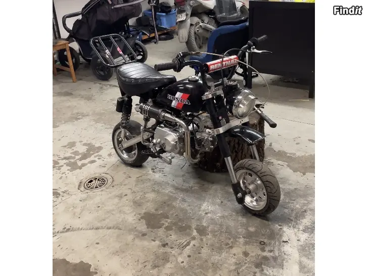 Myydään Säljes monkey med ny 86ccmotor